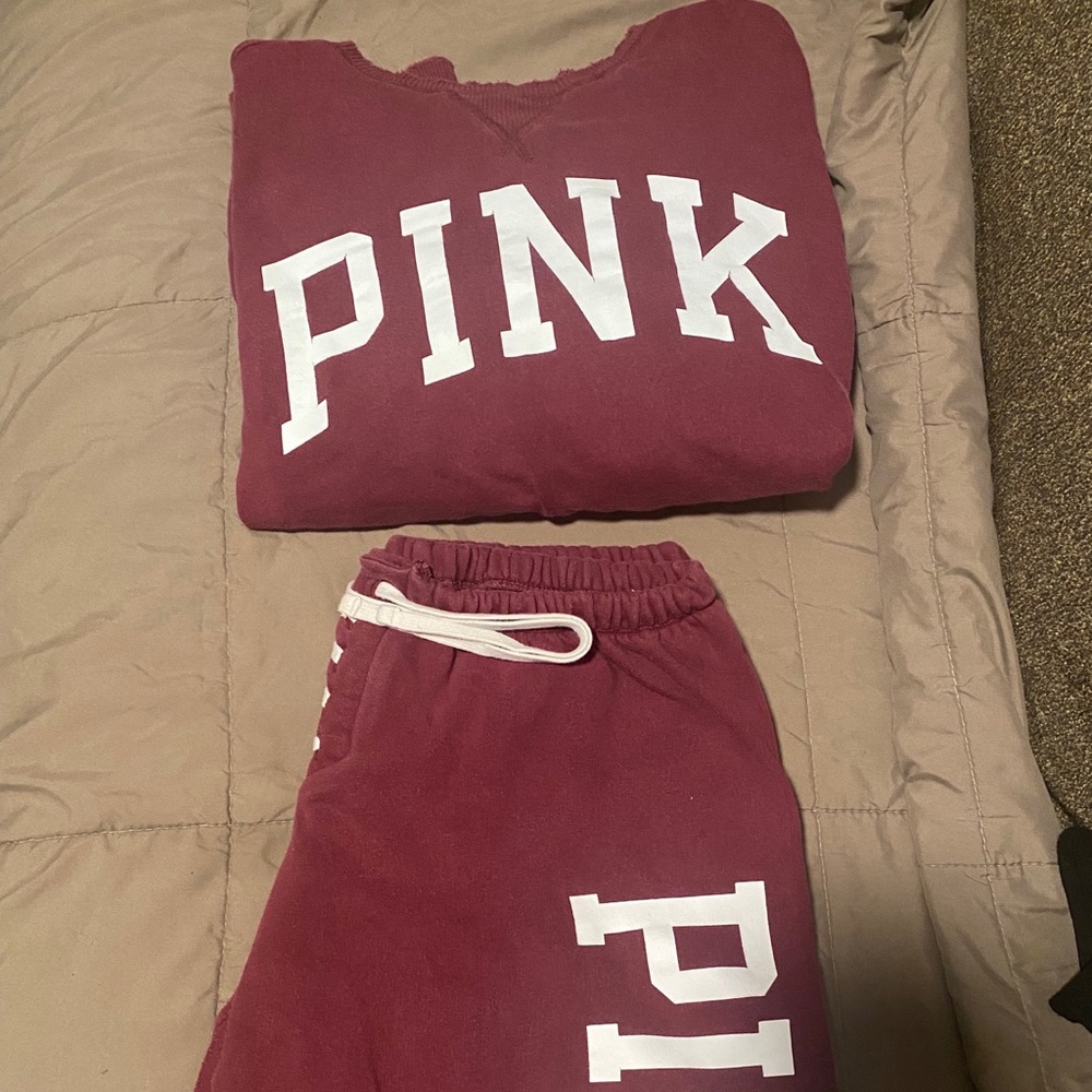 Maroon Pink Sweatshirt & Sweatpant